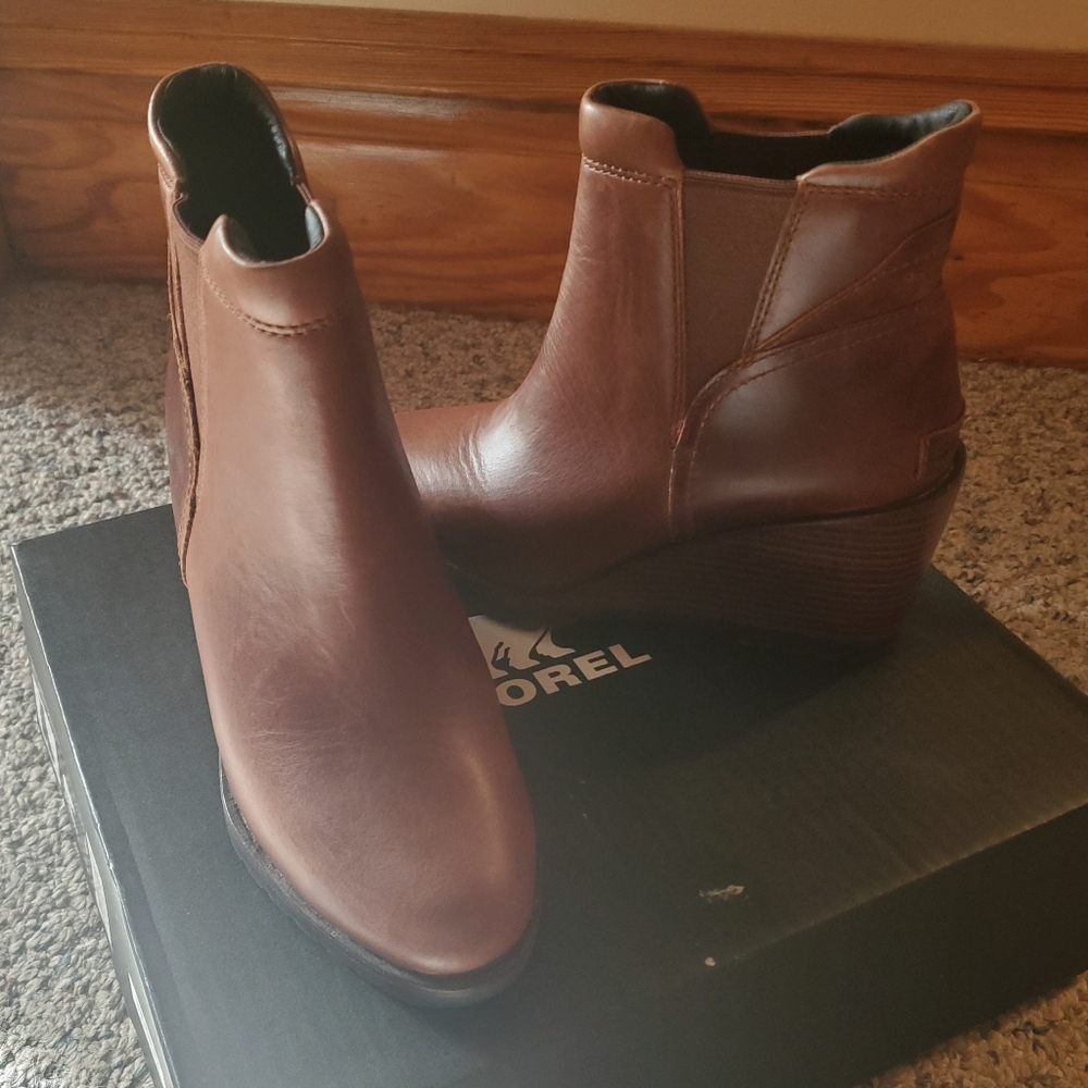 Sorel After Hours Chelsea Wedge Boots Size 6